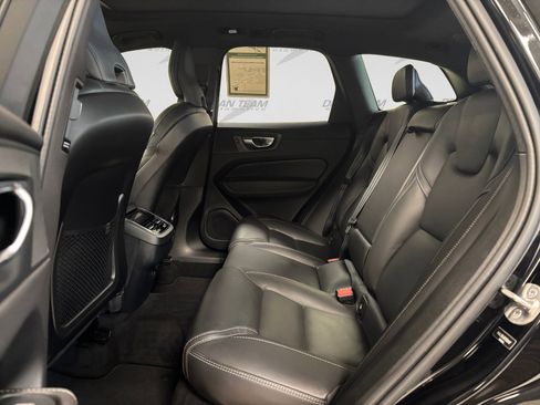 Used 2024 Volvo XC60 B5 Ultimate w/ Climate Package AWD/4WD image 12