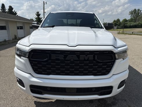 New 2026 RAM 1500 Express AWD/4WD image 9