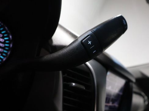 Used 2018 Chevrolet Suburban LT image 39