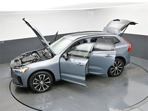 Used 2023 Volvo XC60 B5 Ultimate w/ Climate Package image 53