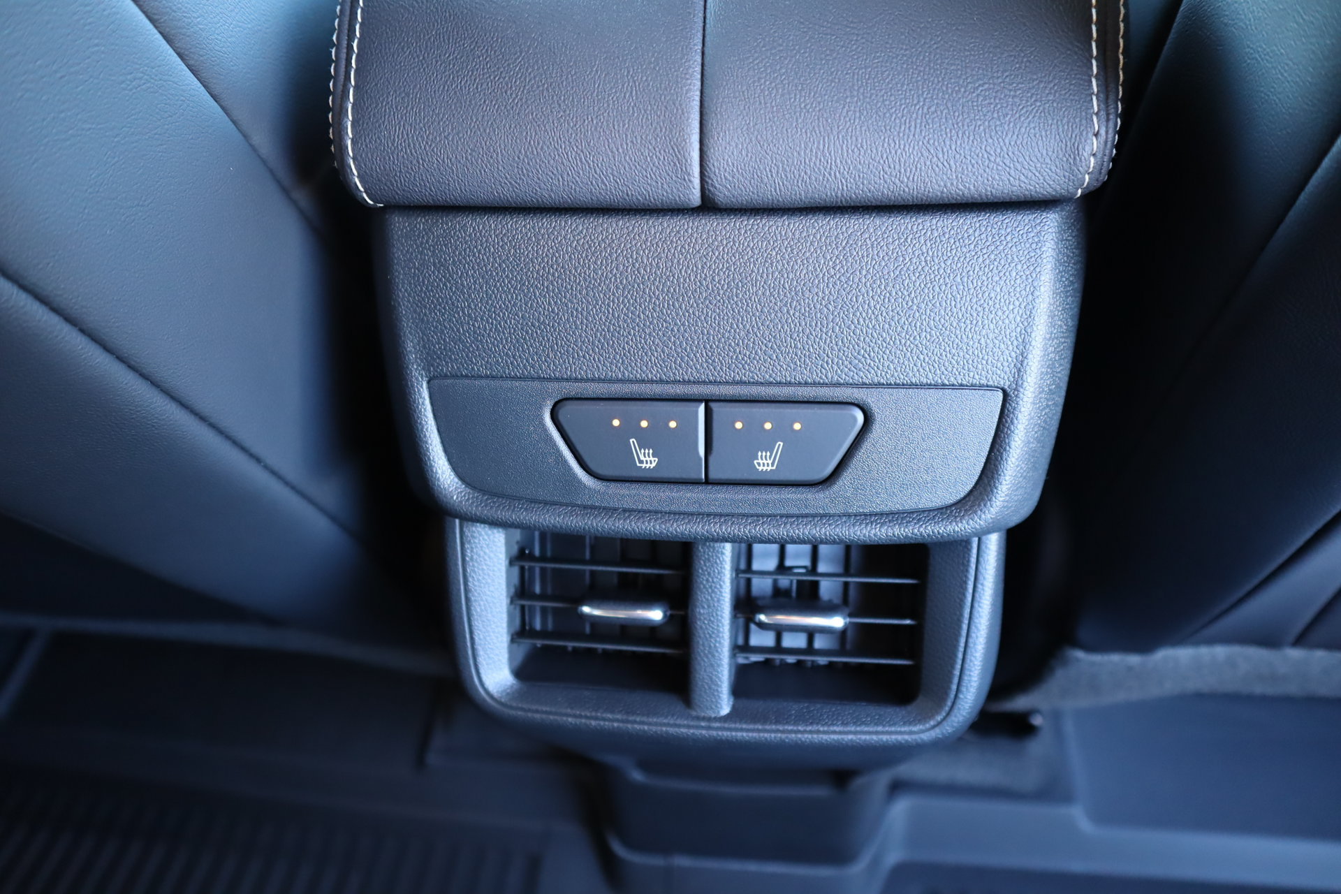 New 2027 GMC Terrain Elevation w/ Elevation Premium Package AWD/4WD image 18