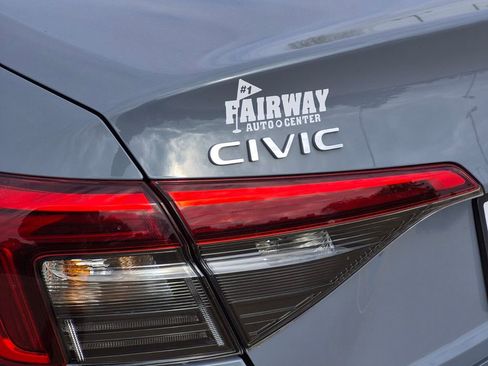 Used 2024 Honda Civic Sport image 9