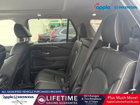 Used 2023 Honda Pilot Elite image 5