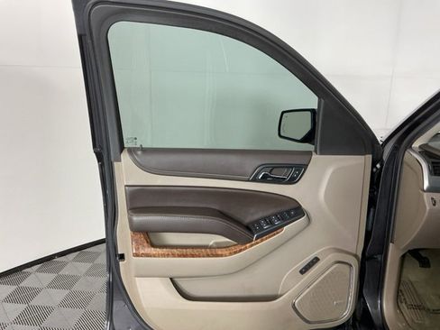 Used 2016 Chevrolet Suburban LTZ image 10