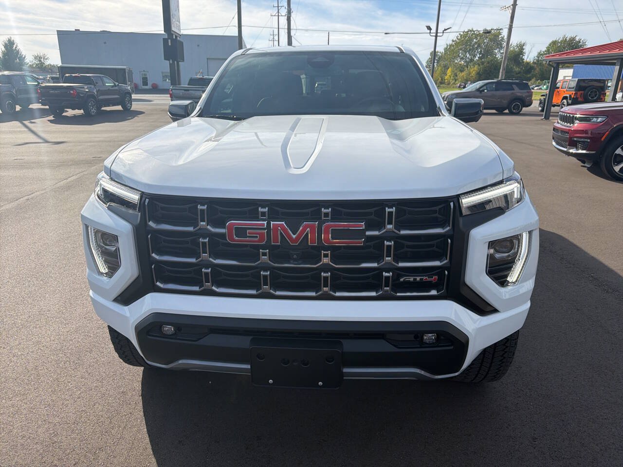 Used 2024 GMC Canyon AT4 w/ AT4 Premium Package AWD/4WD image 4