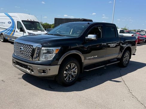 Used 2018 Nissan Titan Platinum Reserve AWD/4WD image 16