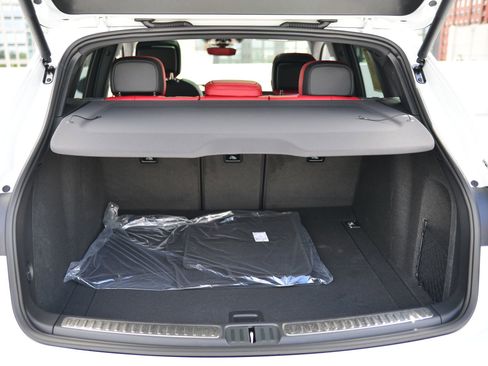 Used 2026 Porsche Macan image 26