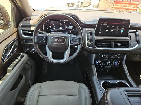 Used 2022 GMC Yukon SLT w/ SLT Premium Package AWD/4WD image 9