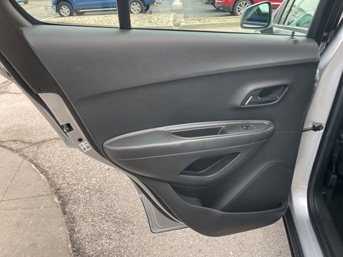 Used 2017 Chevrolet Trax LS image 12