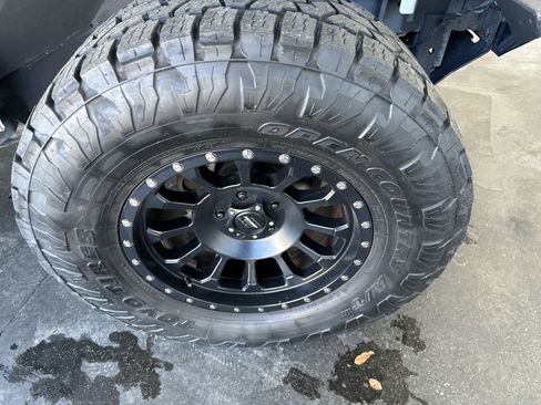 Used 2016 Jeep Wrangler Unlimited Sahara w/ Connectivity Group image 13