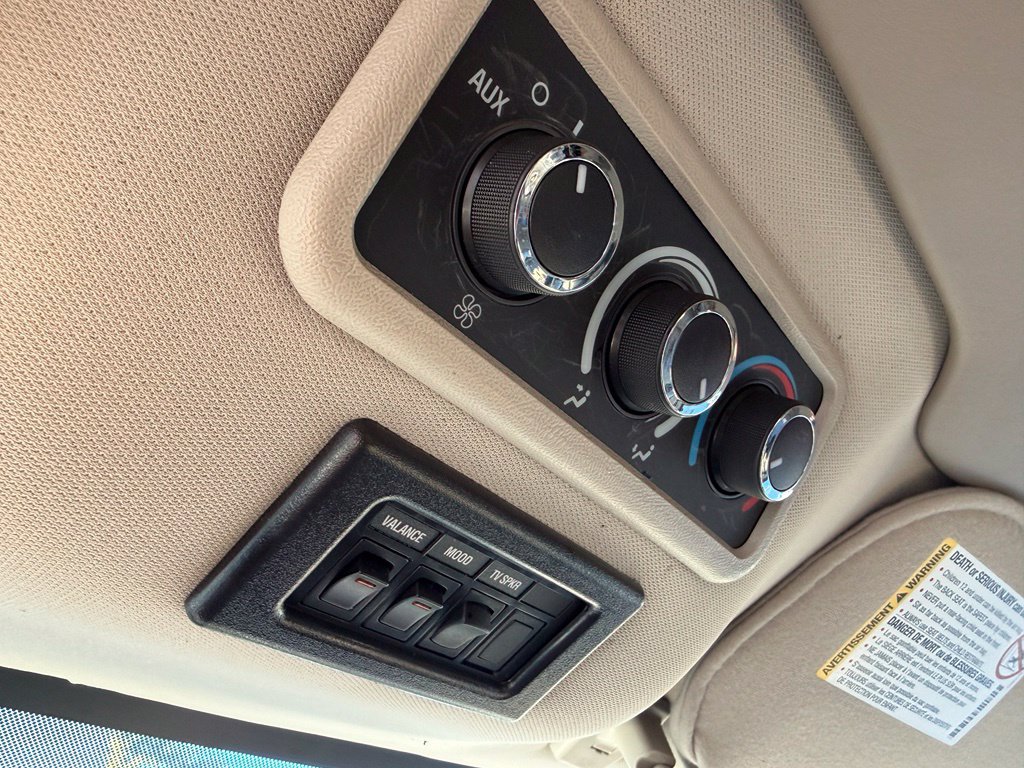 Used 2013 Chevrolet Express 1500 RWD image 9