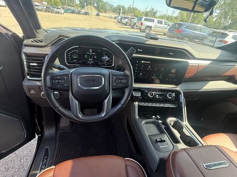 Used 2024 GMC Sierra 3500 Denali Ultimate AWD/4WD image 5
