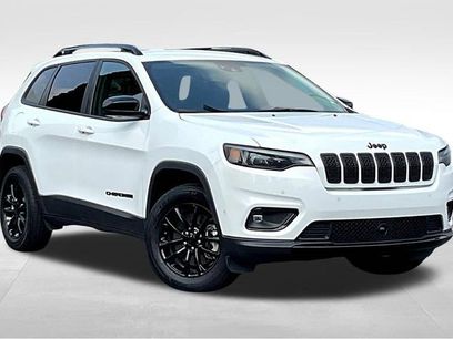 Used 2023 Jeep Cherokee Altitude Lux