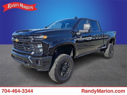 Used 2025 Chevrolet Silverado 2500 LT image 1