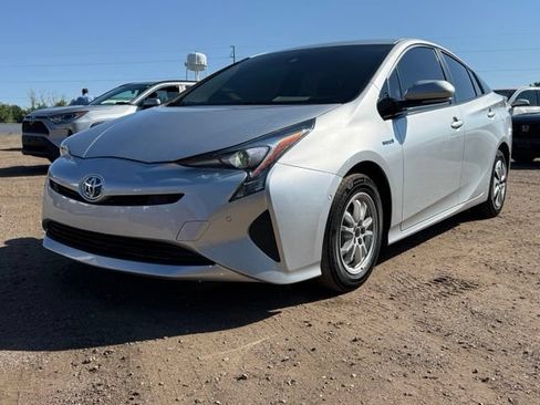 Used 2018 Toyota Prius Two w/ Prius Two Safety Plus Package FWD image 1