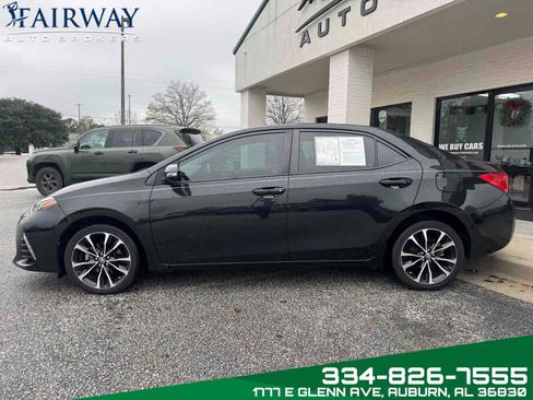 Used 2018 Toyota Corolla XSE image 9