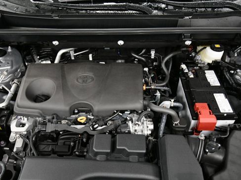 Used 2025 Toyota RAV4 LE image 32