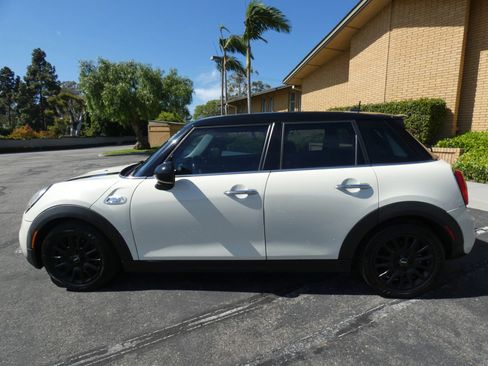 Used 2017 MINI Cooper S image 12