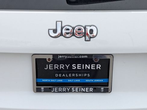 Used 2020 Jeep Cherokee Limited AWD/4WD image 14
