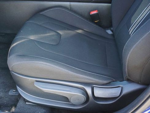 Used 2023 Hyundai Elantra SEL w/ Convenience Package image 11