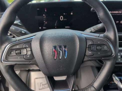 Used 2025 Buick Envista Sport Touring w/ Convenience I Package FWD image 22
