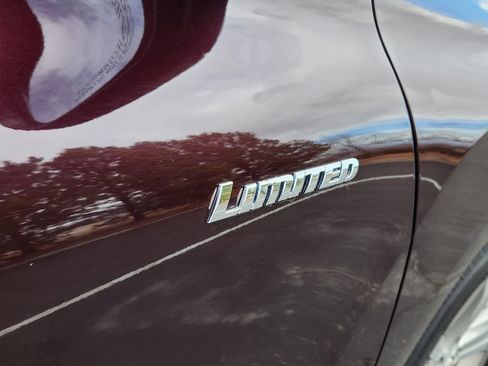 Used 2012 Toyota Highlander Limited w/ Tow Pkg image 32