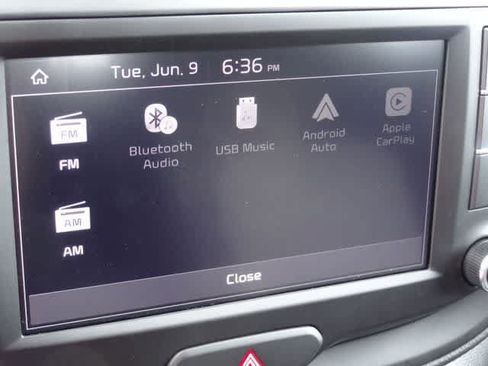 Used 2025 Kia Soul LX w/ LX Technology Package FWD image 21
