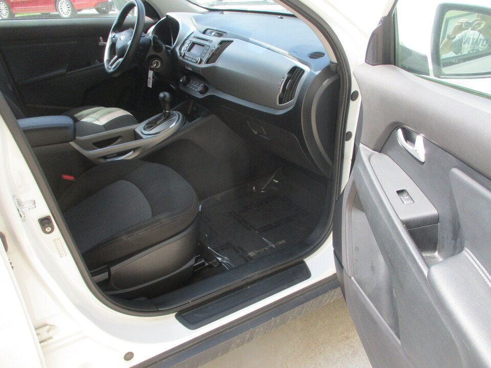 Used 2016 Kia Sportage LX FWD image 19