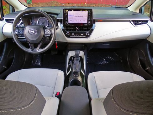 Used 2021 Toyota Corolla LE w/ Carpet Mat Package (TMS) FWD image 40
