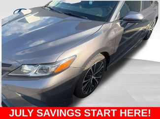 Used 2018 Toyota Camry SE FWD video 1