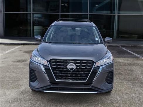 Used 2024 Nissan Kicks SV w/ Interior Electronics Package FWD image 3