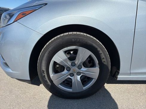 Used 2017 Chevrolet Cruze LS image 11