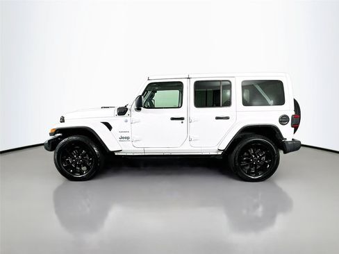 Used 2024 Jeep Wrangler Unlimited Sahara AWD/4WD image 8