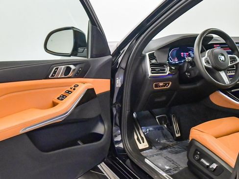 Used 2023 BMW X5 xDrive40i w/ M Sport Package image 25