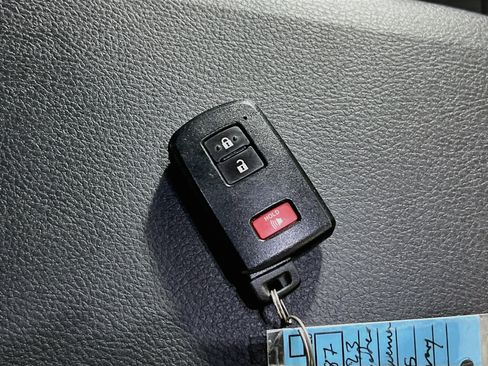Used 2023 Toyota Tacoma TRD Sport w/ Advanced Technology Package AWD/4WD image 34