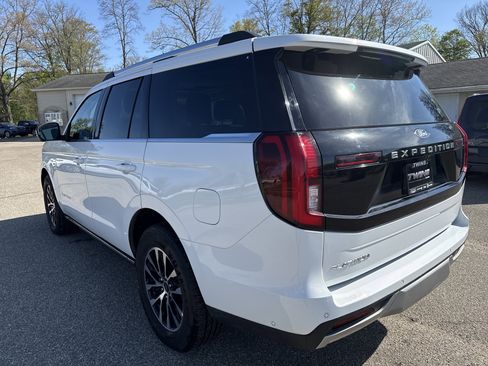 Used 2025 Ford Expedition Platinum AWD/4WD image 6