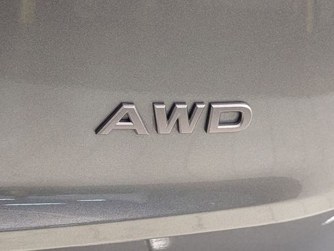 Used 2025 Nissan Rogue SV image 33