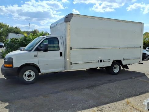 Used 2020 GMC Savana 3500 Extended w/ Driver Convenience Package image 2