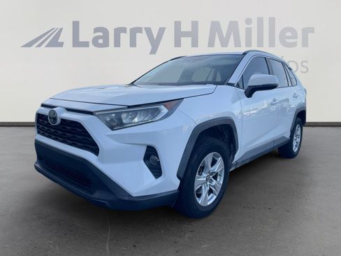 Used 2019 Toyota RAV4 XLE image 1