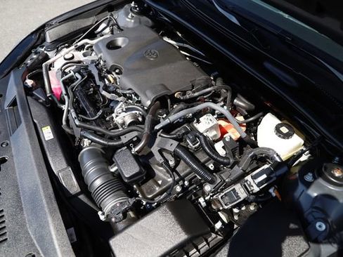 Used 2025 Toyota Camry LE FWD image 3