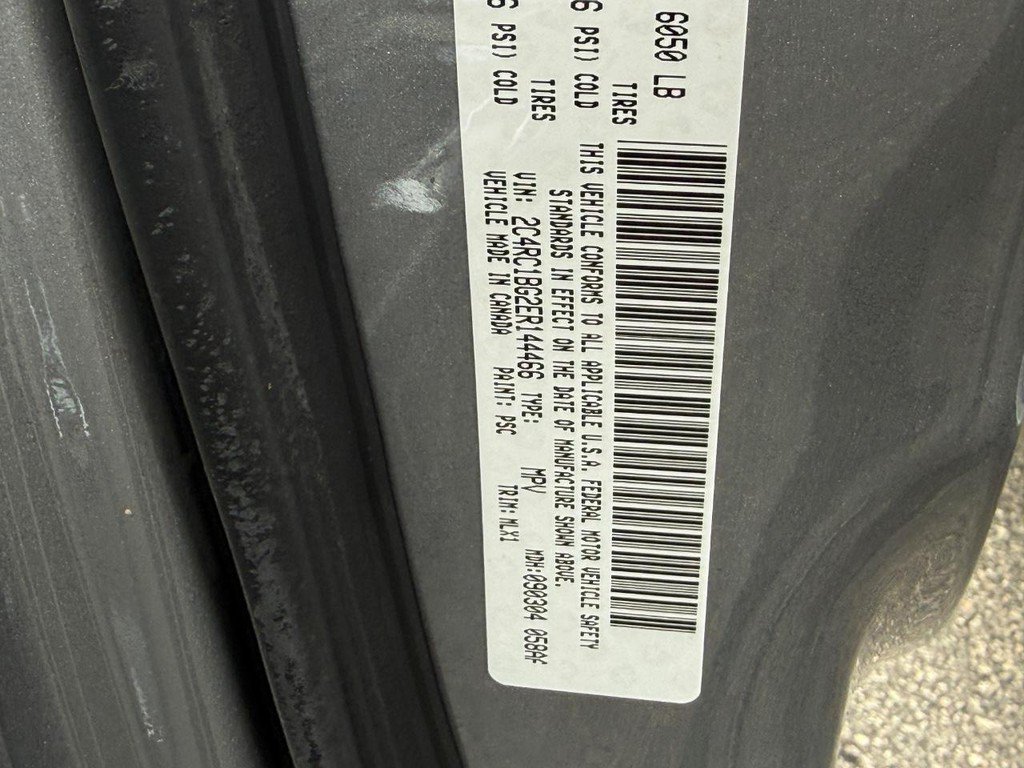 Used 2014 Chrysler Town & Country Touring FWD image 22