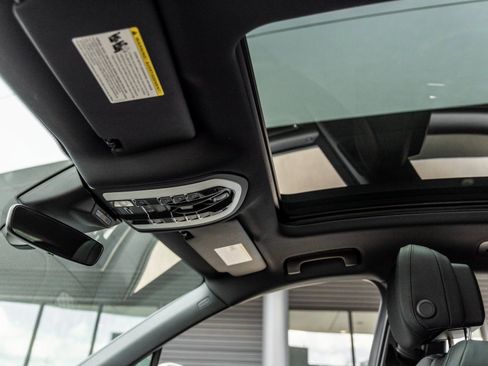 New 2026 Porsche Macan Turbo image 23