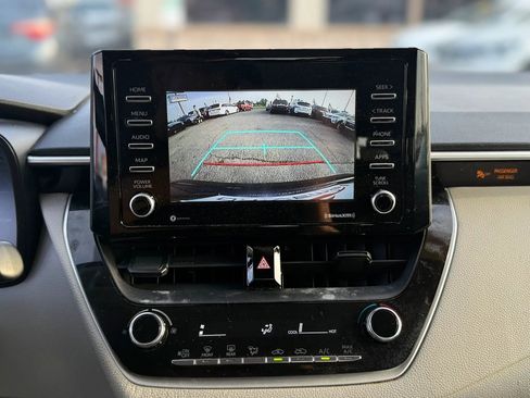 Used 2021 Toyota Corolla L FWD image 26