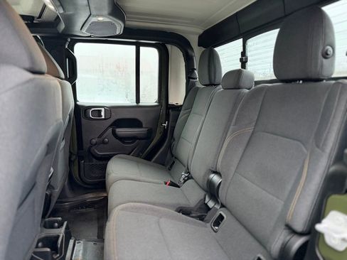 Used 2024 Jeep Gladiator Sport image 5