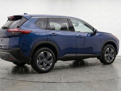 Used 2025 Nissan Rogue SV AWD/4WD image 9