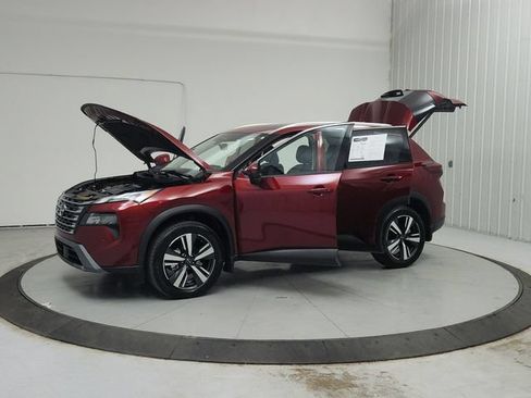 Used 2024 Nissan Rogue SL w/ SL Premium Package FWD image 12