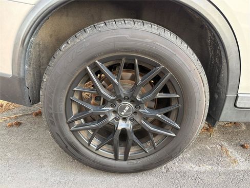 Used 2014 Nissan Rogue SL image 16