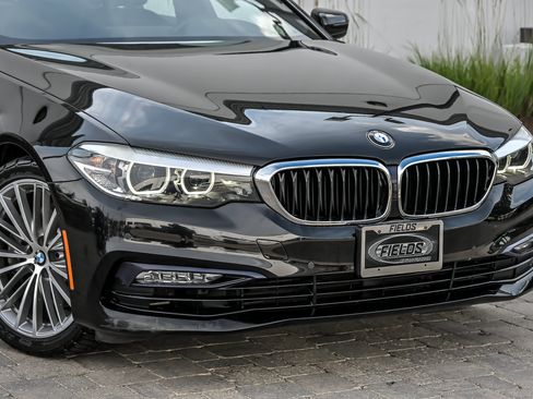 Used 2017 BMW 530i xDrive AWD/4WD image 2