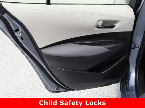 Used 2022 Toyota Corolla LE image 24