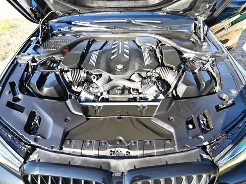 Used 2022 BMW M550i xDrive w/ Premium Package image 15